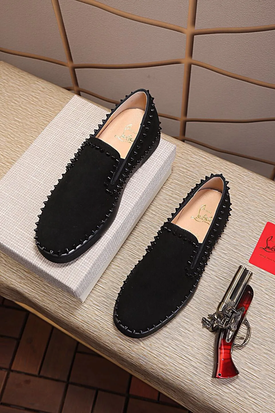 Factory price 420 Christian louboutin (CL red sole shoes) counter nail series, casual sneakers for couples 📢 📢 📢 Exclusive hot style release 🎈🎈💪 Movable latex feet 👻 Finished outsole line [Proud] 😝Female 35-40# Male 38#-46, global supply😝 [Top version]: original imported cowhide frosted upper, top original leather lining, original molded TPU outsole, original 1:1 detail processing, original shoe last, large quantity available from stock,